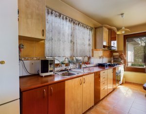 Casa individuala 300 mp, teren 500 mp, zona Piata Engels !