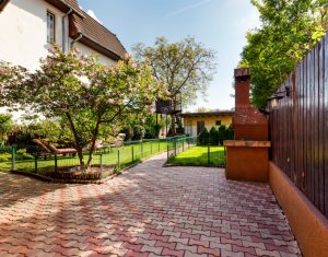 Casa individuala 300 mp, teren 500 mp, zona Piata Engels !