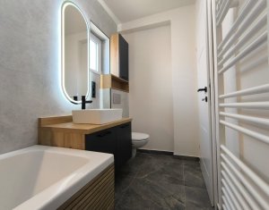 Maison 4 chambres à vendre dans Floresti