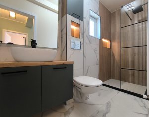 Maison 4 chambres à vendre dans Floresti