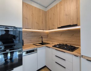 Maison 4 chambres à vendre dans Floresti