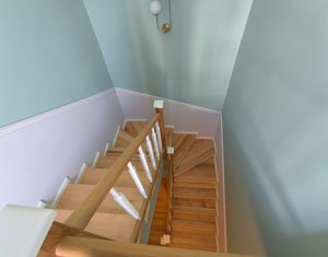 Maison 4 chambres à vendre dans Floresti