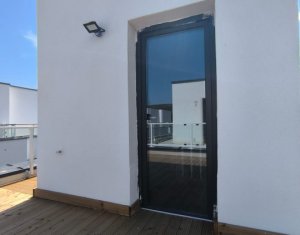 Maison 4 chambres à vendre dans Floresti