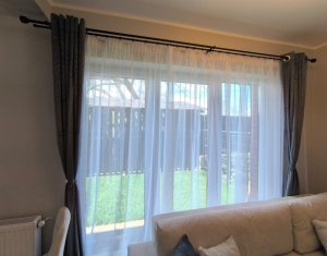 Maison 4 chambres à vendre dans Floresti