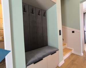 Maison 4 chambres à vendre dans Floresti