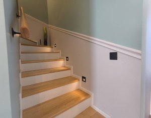 Maison 4 chambres à vendre dans Floresti