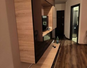 Apartament spatios de inchiriat, 3 camere, Floresti