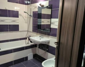 Apartament spatios de inchiriat, 3 camere, Floresti