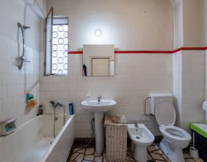 Ultracentral  Apartament cu 3 camere in vila cu 6 apartamente