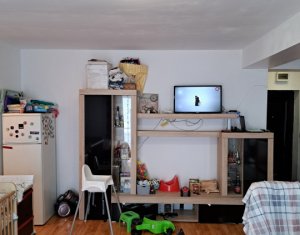 Lakás 2 szobák eladó on Floresti