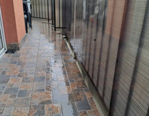 Apartament pe doua niveluri, Floresti, strada Eroilor