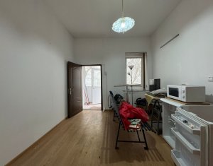 Appartement 3 chambres à vendre dans Cluj-napoca, zone Centru