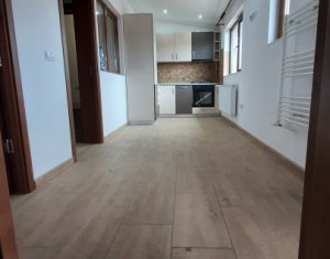 Maison 5 chambres à vendre dans Floresti