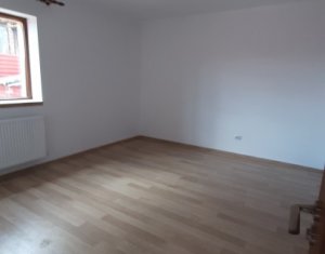Maison 5 chambres à vendre dans Floresti
