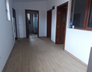 Maison 5 chambres à vendre dans Floresti