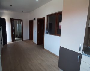 Maison 5 chambres à vendre dans Floresti