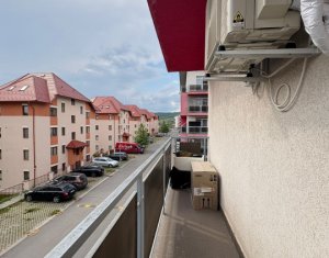 Lakás 3 szobák eladó on Baciu