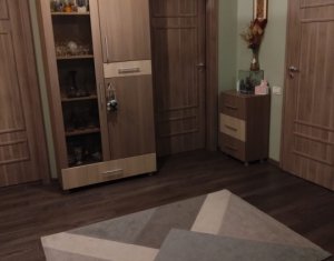 Lakás 3 szobák eladó on Baciu