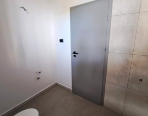 Lakás 3 szobák eladó on Floresti