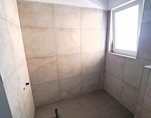 Lakás 3 szobák eladó on Floresti