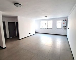 Lakás 3 szobák eladó on Floresti