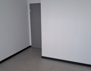 Lakás 3 szobák eladó on Floresti