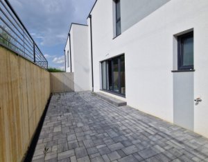 Maison 4 chambres à vendre dans Floresti