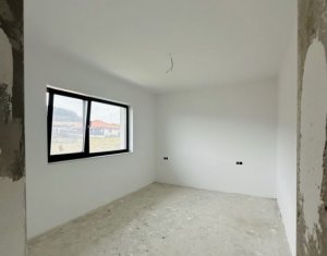 Ház 4 szobák eladó on Chinteni