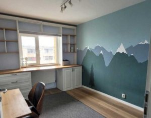 Appartement 3 chambres à vendre dans Cluj-napoca, zone Intre Lacuri