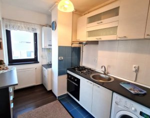 Apartment 3 rooms for sale in Floresti