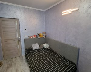 Appartement 4 chambres à vendre dans Floresti