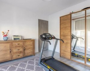 Maison 4 chambres à louer dans Floresti