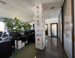 Apartament 4 camere, ultrafinisat, mobilat pentru birou, panorama unica ! 