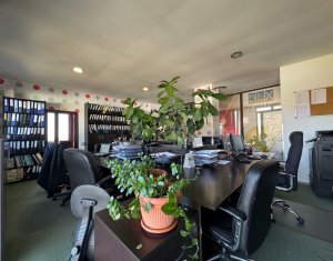 Apartament 4 camere, ultrafinisat, mobilat pentru birou, panorama unica ! 