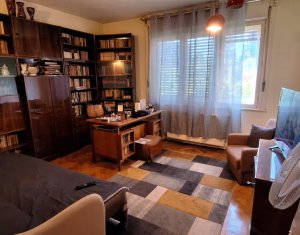 Apartament spatios în bloc tip vilă, garaj, grădină, zona Hotel Napoca