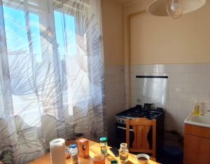 Apartament spatios în bloc tip vilă, garaj, grădină, zona Hotel Napoca