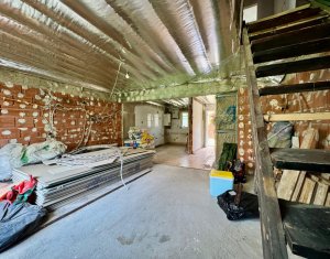 House 3 rooms for sale in Floresti