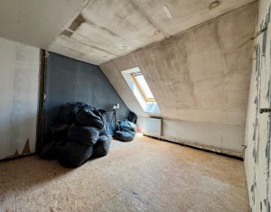 House 3 rooms for sale in Floresti