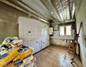 House 3 rooms for sale in Floresti