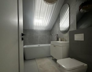 Lakás 3 szobák eladó on Floresti