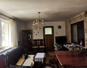 Casa individuala cu gradina frumoasa, teren mare Moldovenesti-Cluj