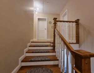 Maison 4 chambres à vendre dans Floresti