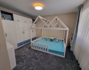 Maison 4 chambres à vendre dans Floresti