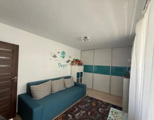 Lakás 3 szobák eladó on Floresti