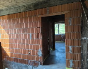 Casa duplex, o unitate locativa, 4 camere, 200 m.p., Dambu Rotund/Calea Baciului