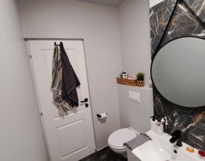 Lakás 3 szobák eladó on Floresti