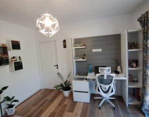 Lakás 3 szobák eladó on Floresti