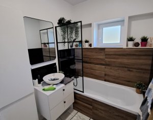 Lakás 3 szobák eladó on Floresti