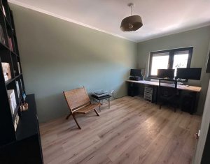 Appartement 4 chambres à vendre dans Cluj-napoca, zone Manastur