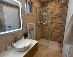 Appartement 5 chambres à vendre dans Cluj-napoca, zone Buna Ziua